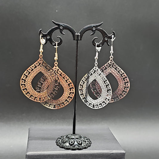 Boucles goutte ajourée motif oriental – acier doré ou argenté