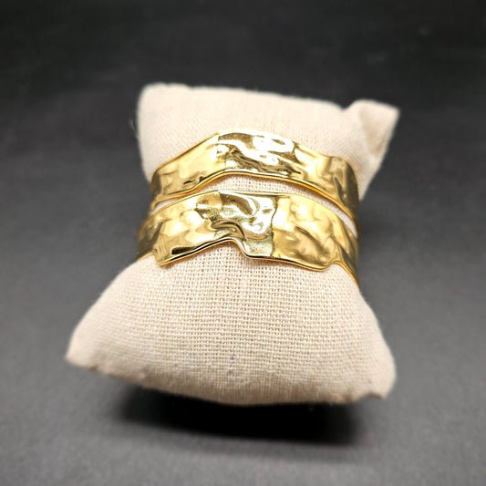 Bracelet manchette ouvert ajustable acier inoxydable doré effet froissé