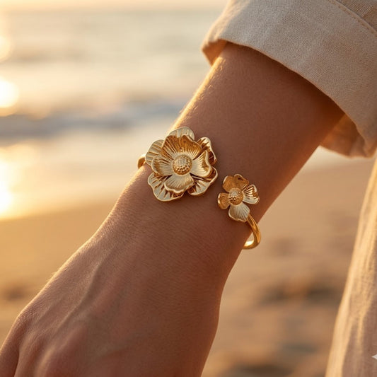 Bracelet jonc doré acier inoxydable – anneaux martelés & fleurs en relief