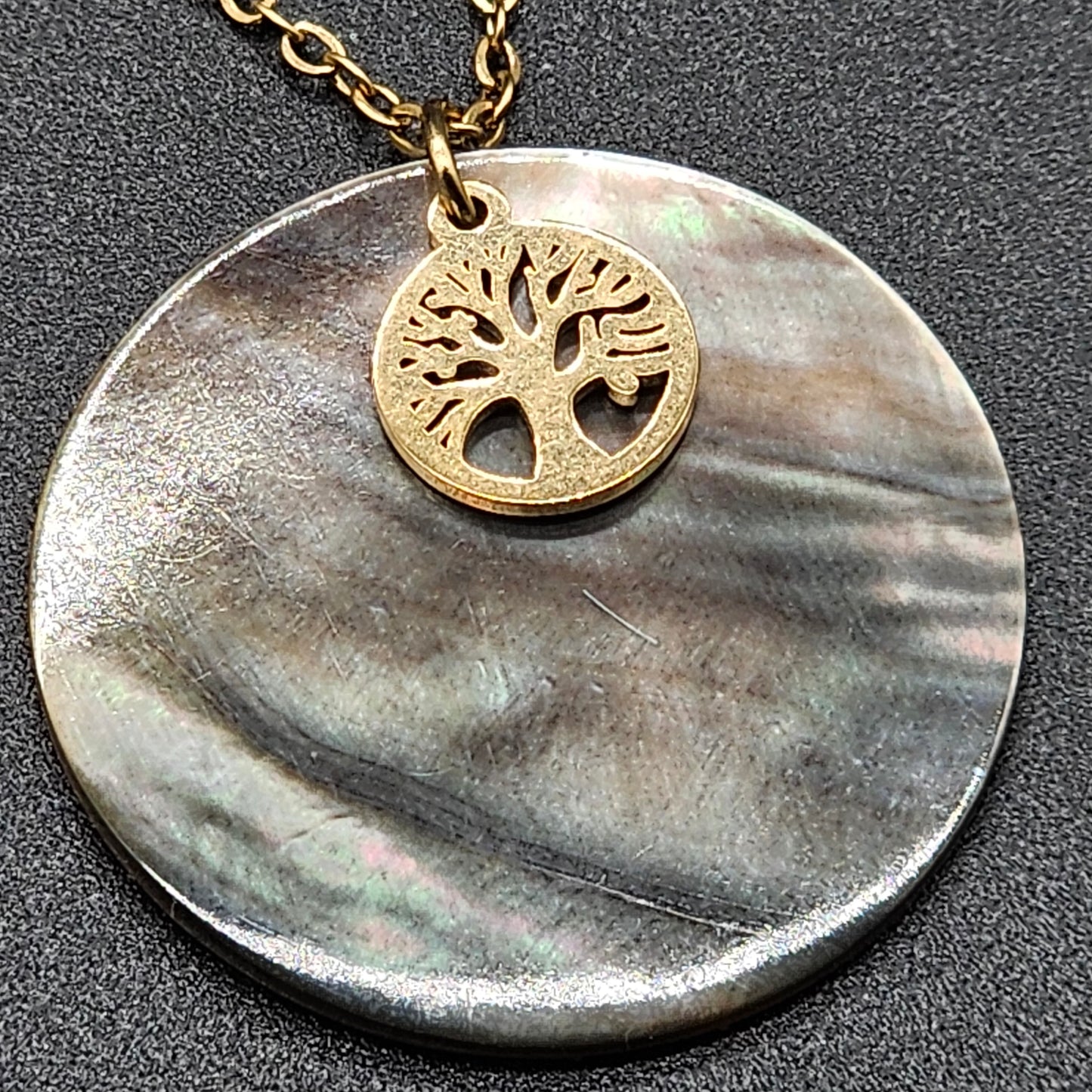 Gold-plated stainless steel necklace – Mother-of-pearl & tree of life pendant, chic and symbolic