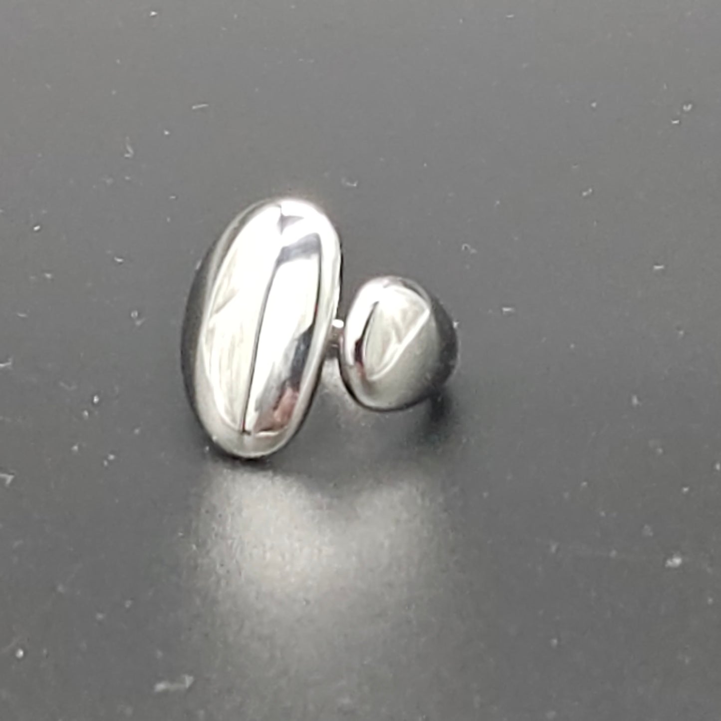 bague-galet-argent-vue gros plan 