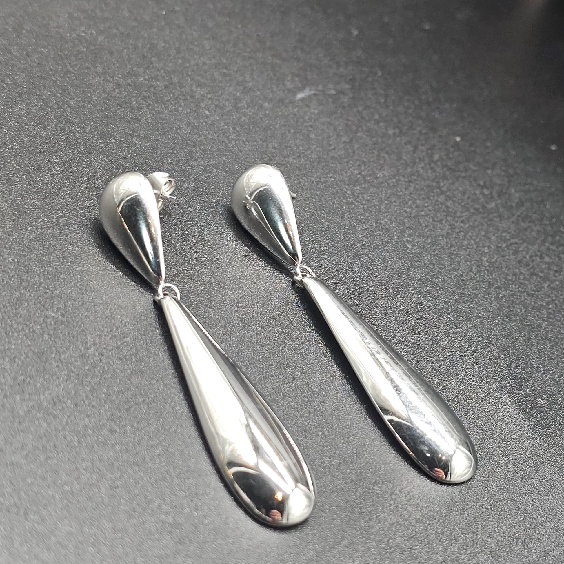 Boucles d’oreilles argentées en forme de goutte – acier inoxydable argent – Bijoux Nice