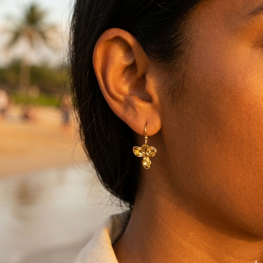 Gold dangle earrings - 3-petal flower - Hypoallergenic stainless steel