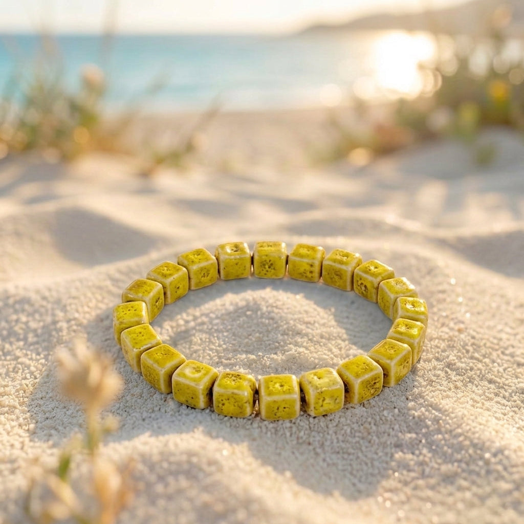 Bracelet élastique perles carrées céramique 6 mm – plusieurs couleurs