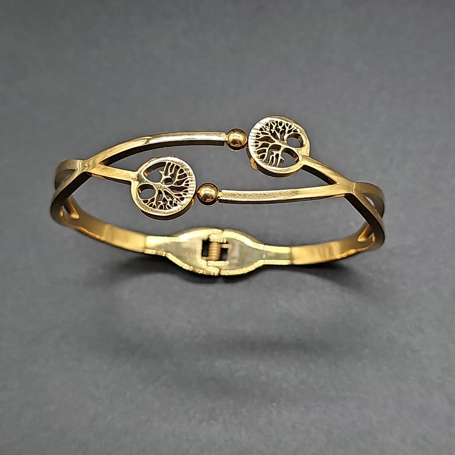 Openable gold-plated stainless steel bangle bracelet – round openwork tree of life medallion