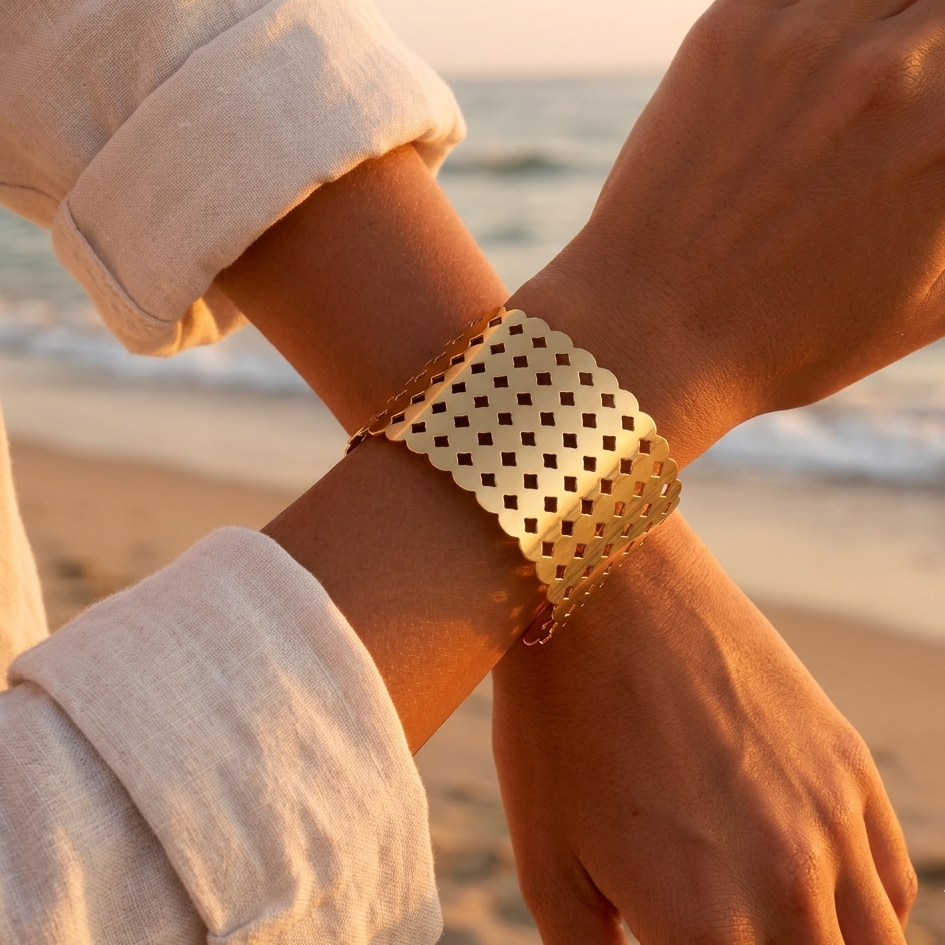 Openwork cuff bracelet in silver or gold stainless steel – modern and graphic style