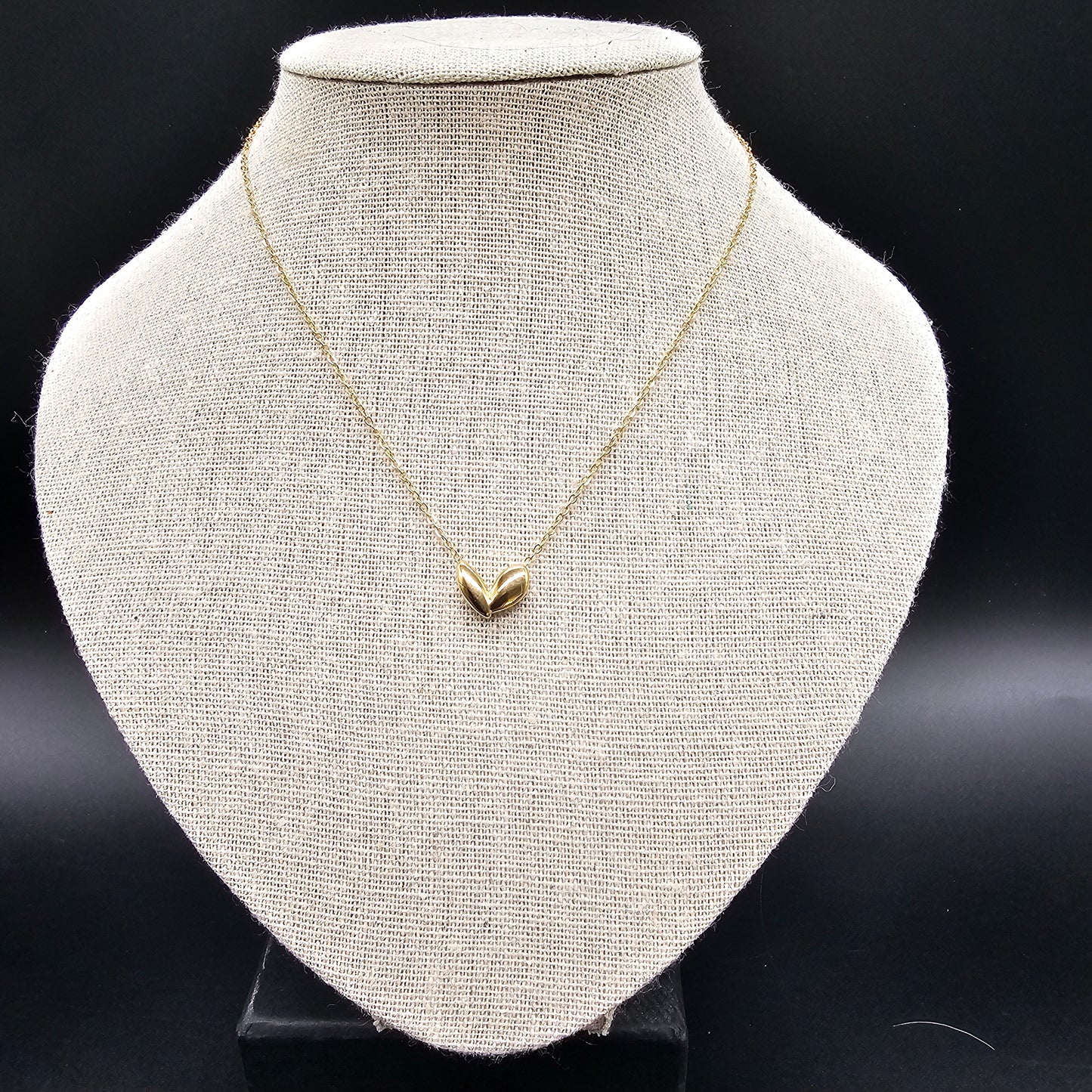 Gold-plated petal heart necklace – Cable chain, hypoallergenic stainless steel