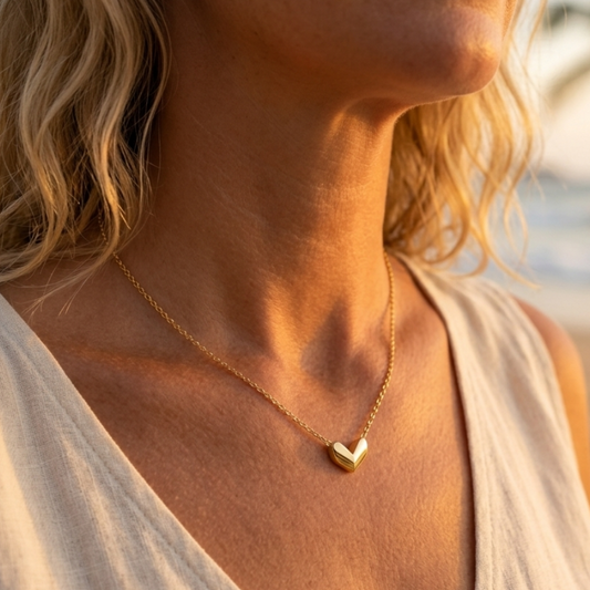 Gold-plated petal heart necklace – Cable chain, hypoallergenic stainless steel