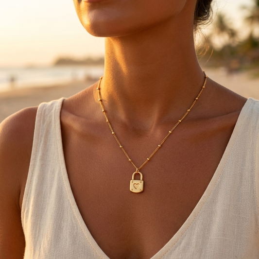 Gold-plated stainless steel necklace – Engraved heart padlock pendant, chic and trendy