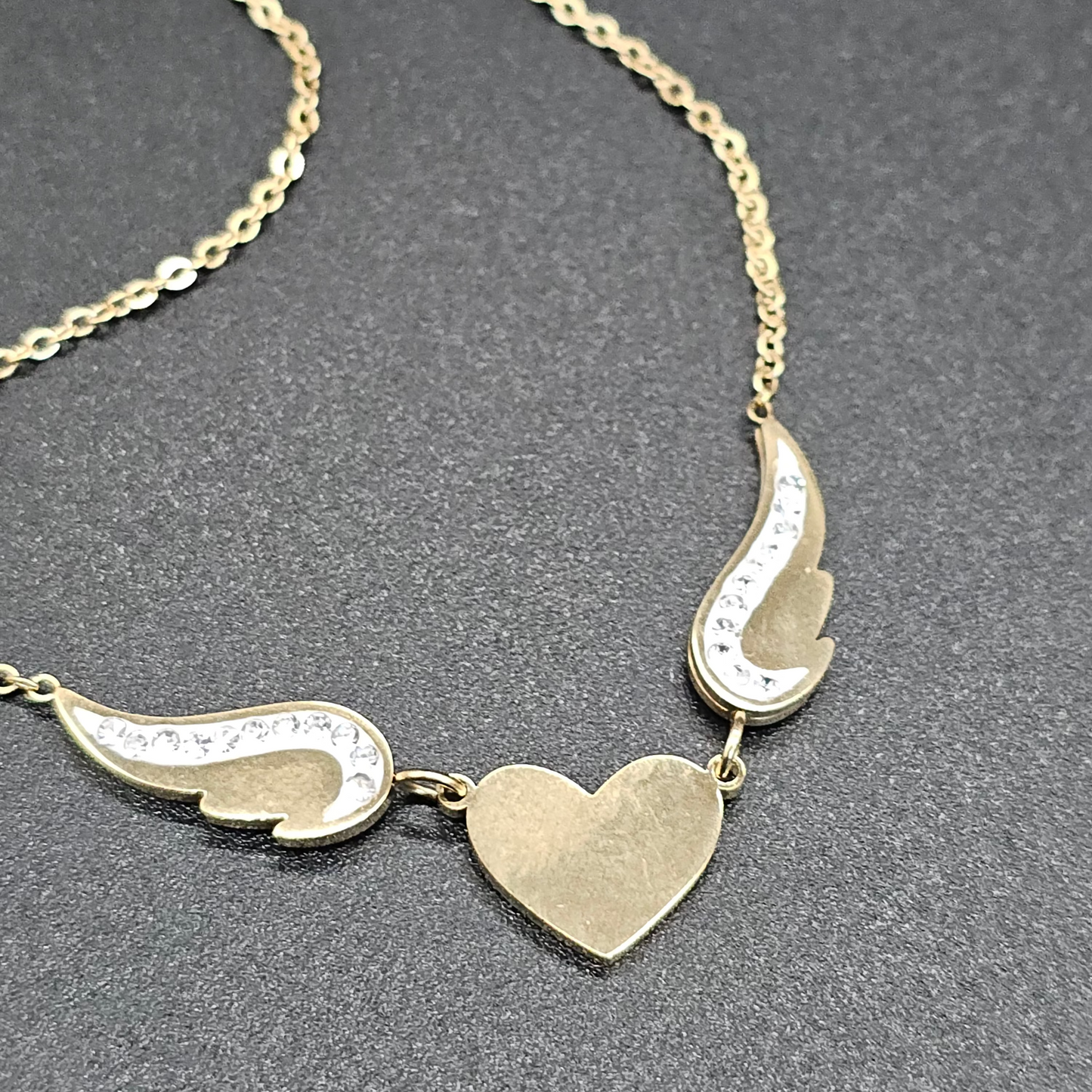 Collier doré en acier inoxydable – Cœur et ailes strass