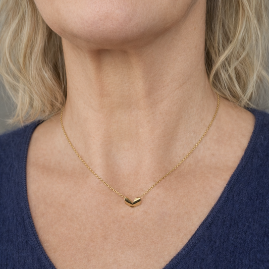 Collier doré cœur pétale – Chaîne maille forçat, acier inoxydable hypoallergénique