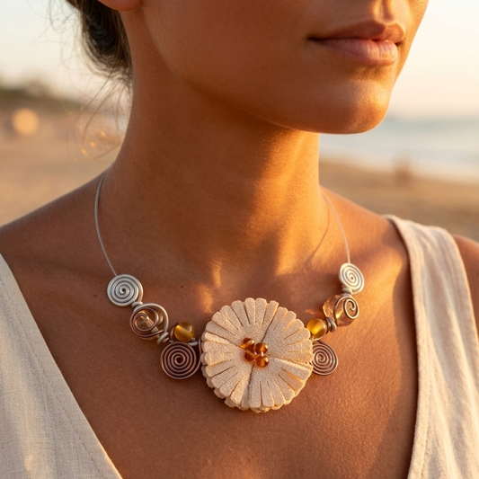Collier contemporain tissus fleur ivoire