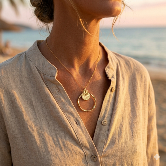 Gold-plated stainless steel curb chain necklace with three gold-plated pendants – trendy and luminous