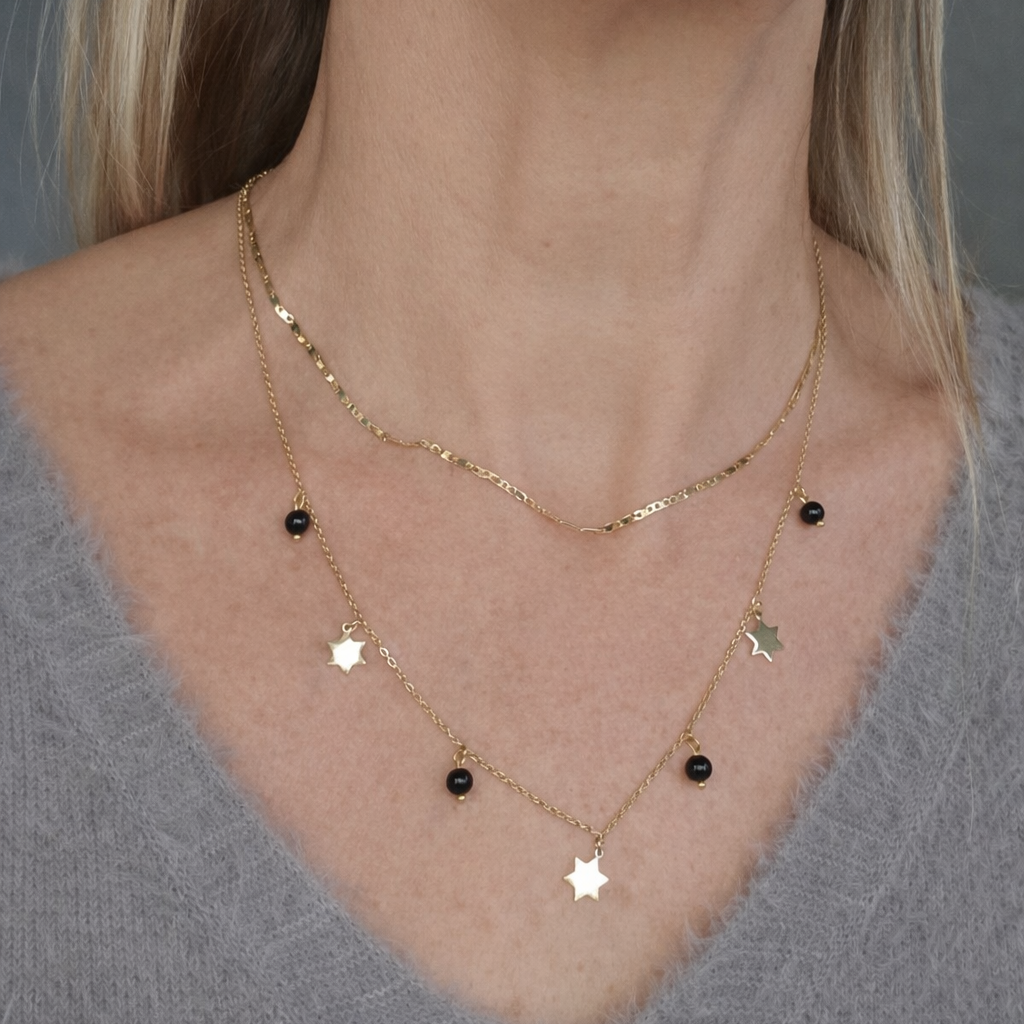 Collier double rang Étoiles & Perles noires – Acier inoxydable doré