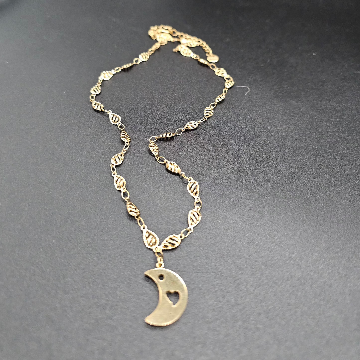 Collier Lune doré – Acier inoxydable