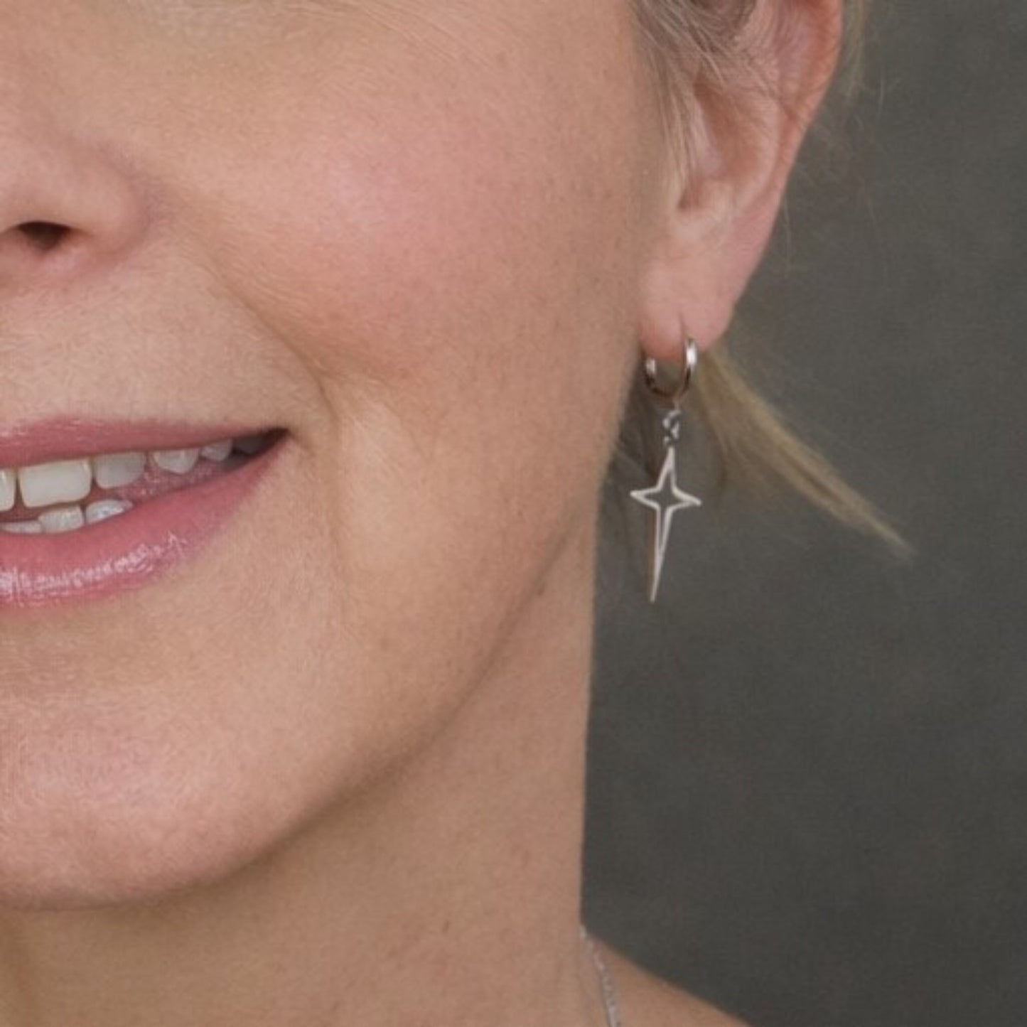 Créoles Étoile Argentée – Pendantes, acier inoxydable