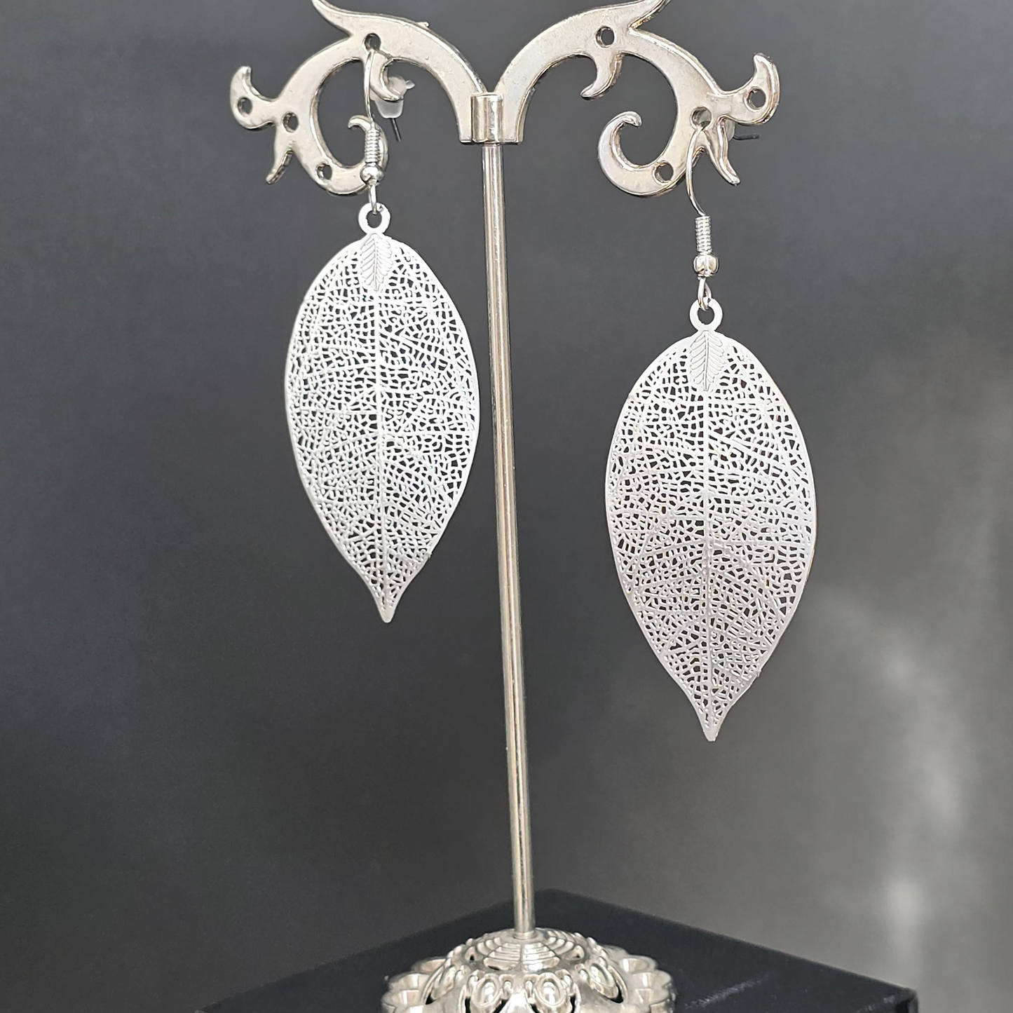 Boucles d’oreilles feuille filigrane dorées ou argentées