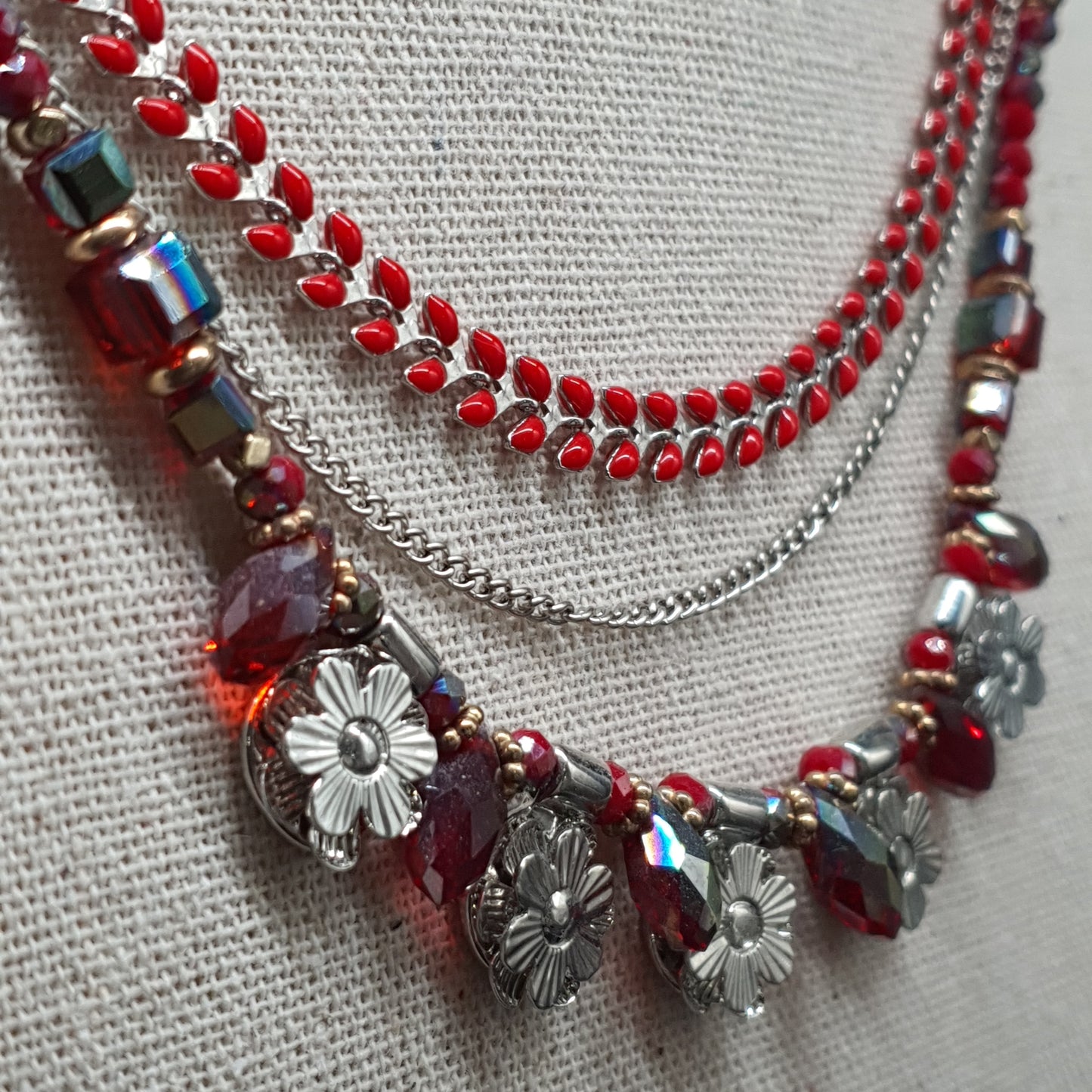 Collier réglable acier inoxydable doré émail rouge –