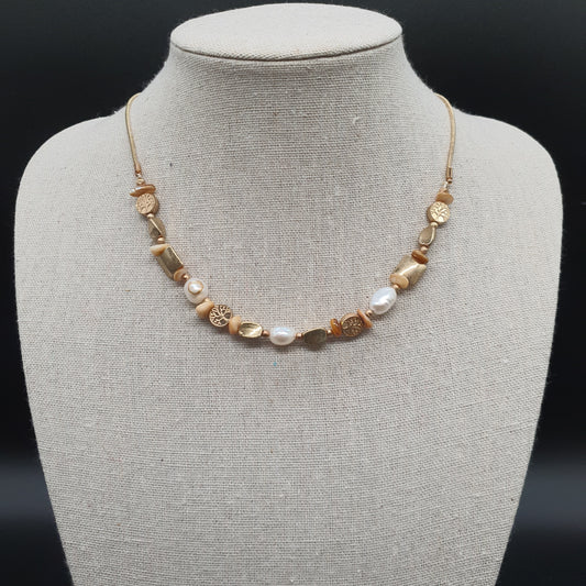 Collier doré chaîne maille serpent & pendentif arbre de vie avec perles d’eau douce