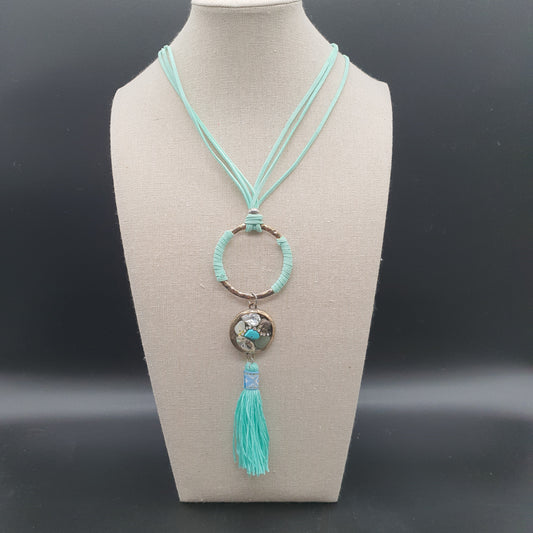 Collier  sautoir métal argenté chaîne maille tube résille pendentif