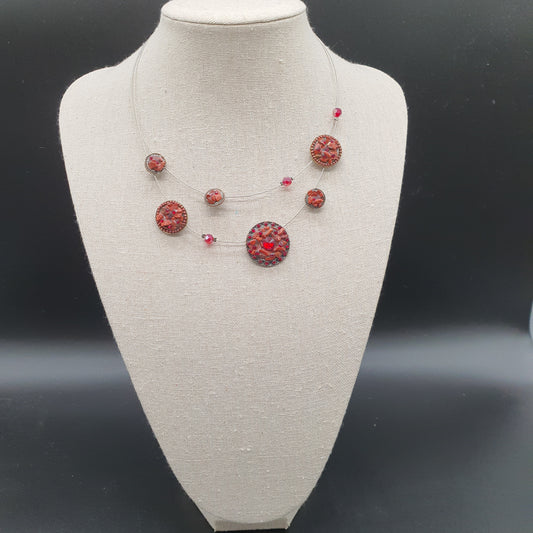 Collier double rang câblé – perles métalliques & éclats de pierres