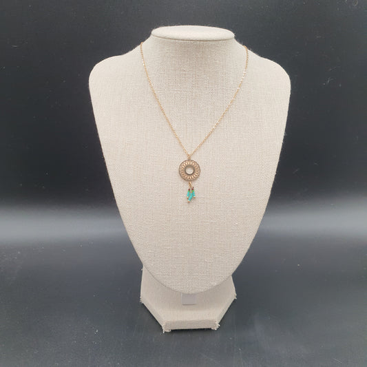 Collier acier inoxydable doré chaîne maille forçat pendentif médaillon filigrane doré motif fleur chaînettes perles colorées
