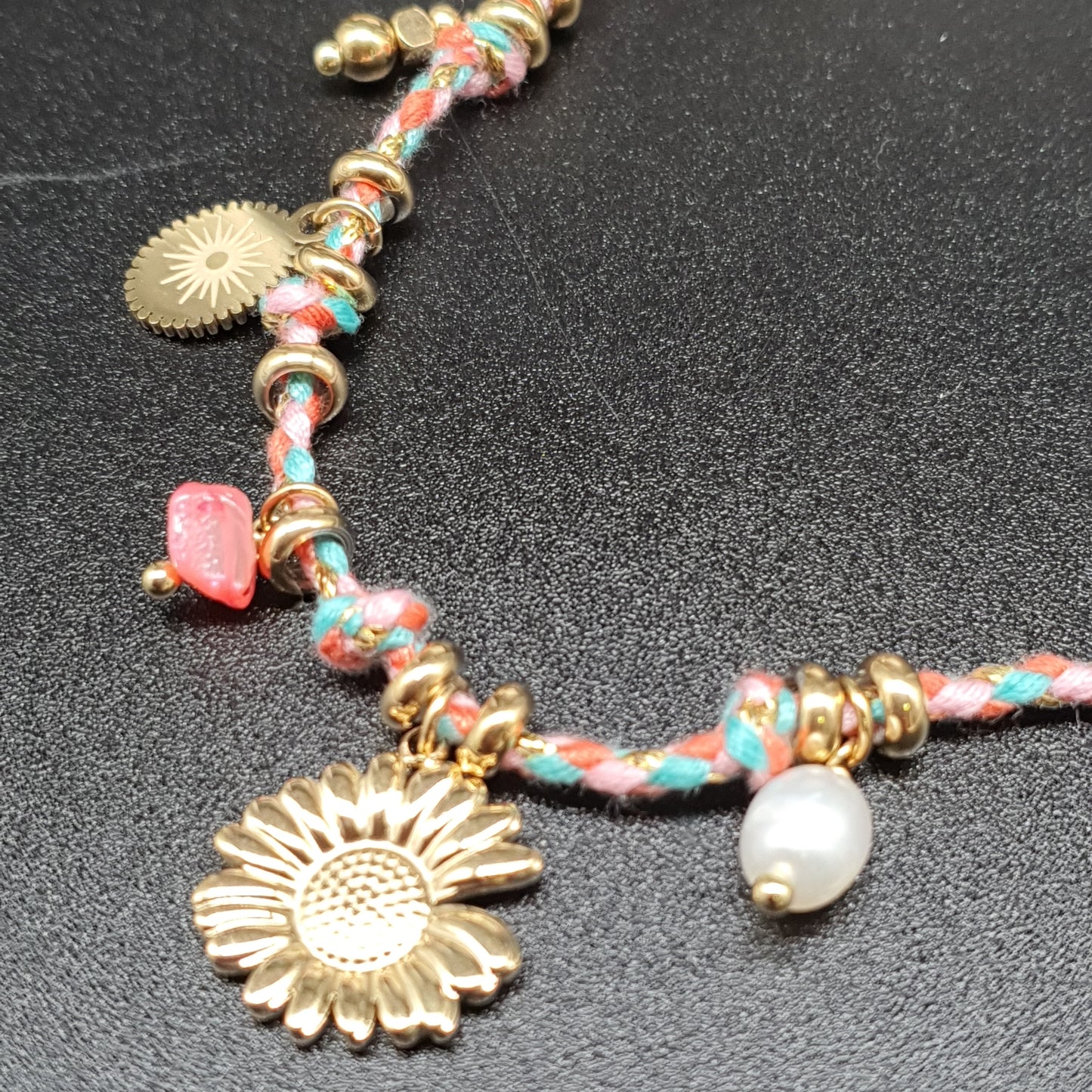 Collier acier inoxydable doré cordon tressé multicoloré éclats pierre naturelle breloques charms marguerite papillon oeil de la chance Lilas de Seine