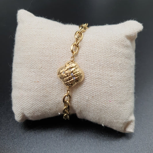 Bracelet sur un coussin