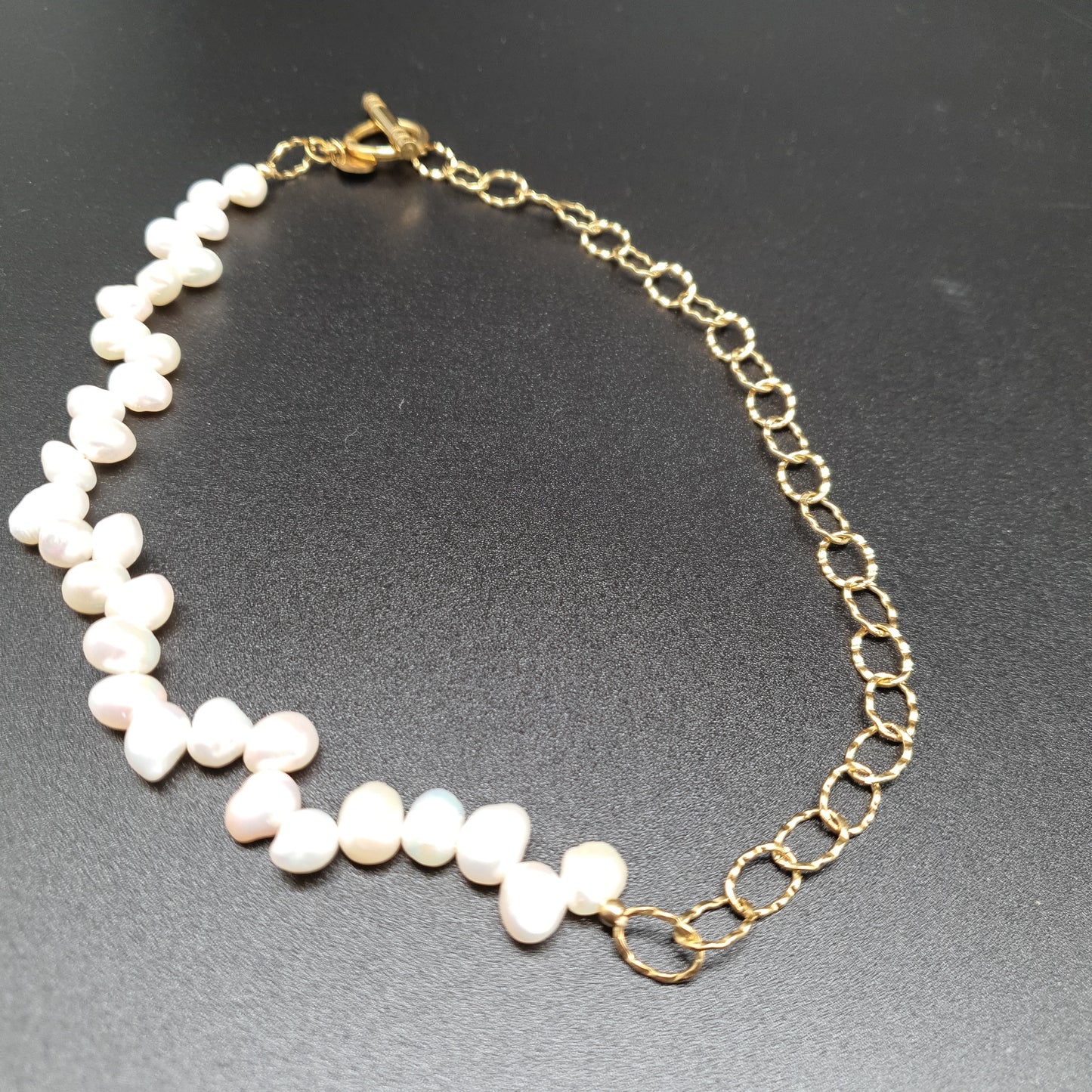 Collier acier inoxydable argenté maille martelée perles naturelles bleu Lilas de Seine