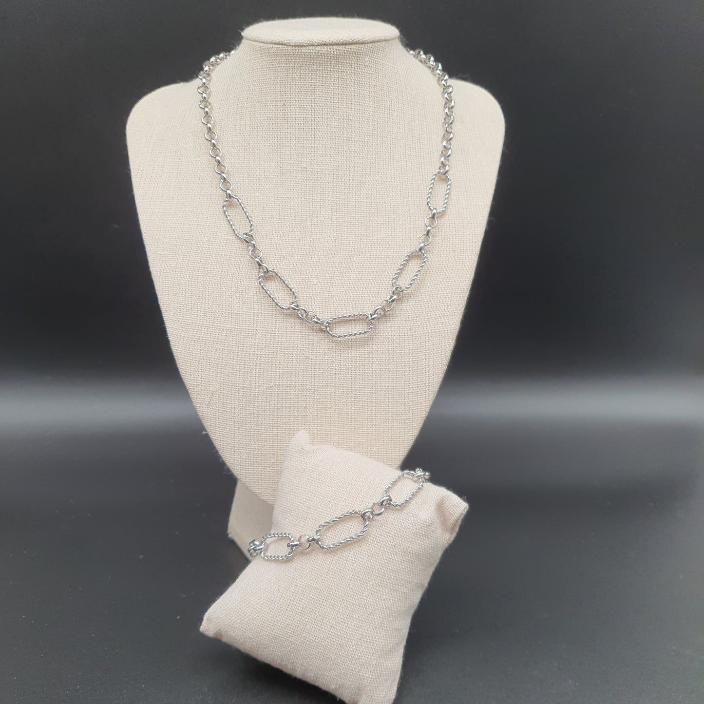 Bracelet argenté en acier inoxydable – maille forçat gros maillons