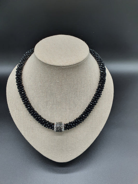 Collier aimanté perles cristal et pièce tube strass aimantée