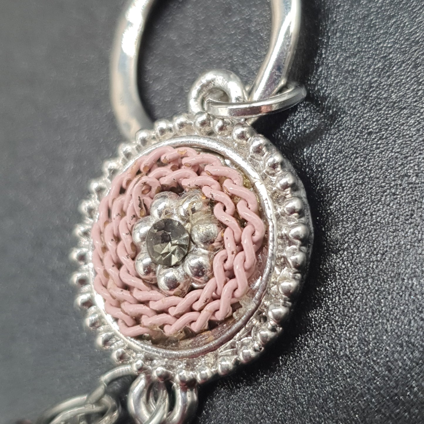 Silver-plated steel chain necklace with faceted rose cabochon stone & medallions