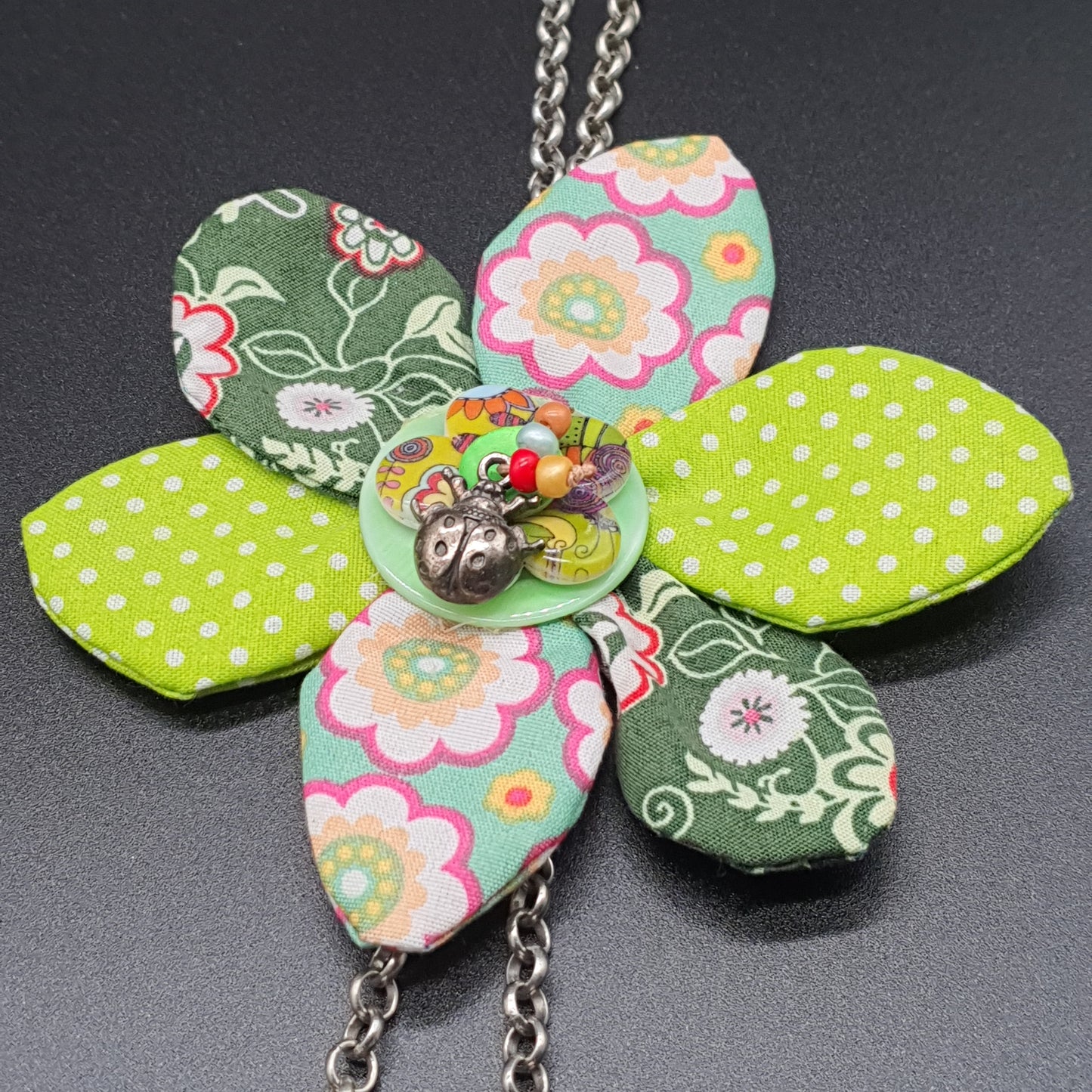 Long bohemian necklace, silver-plated cable chain with metal flower – green pendant