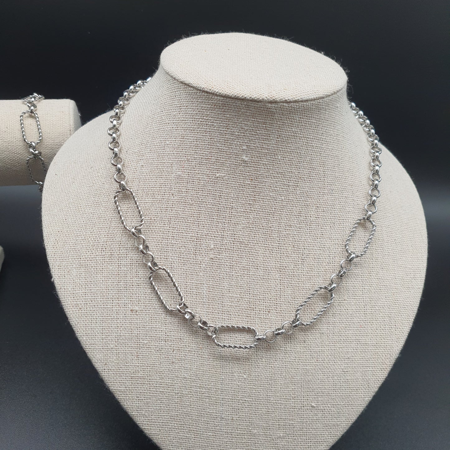 Stainless steel silver-plated textured large curb chain necklace