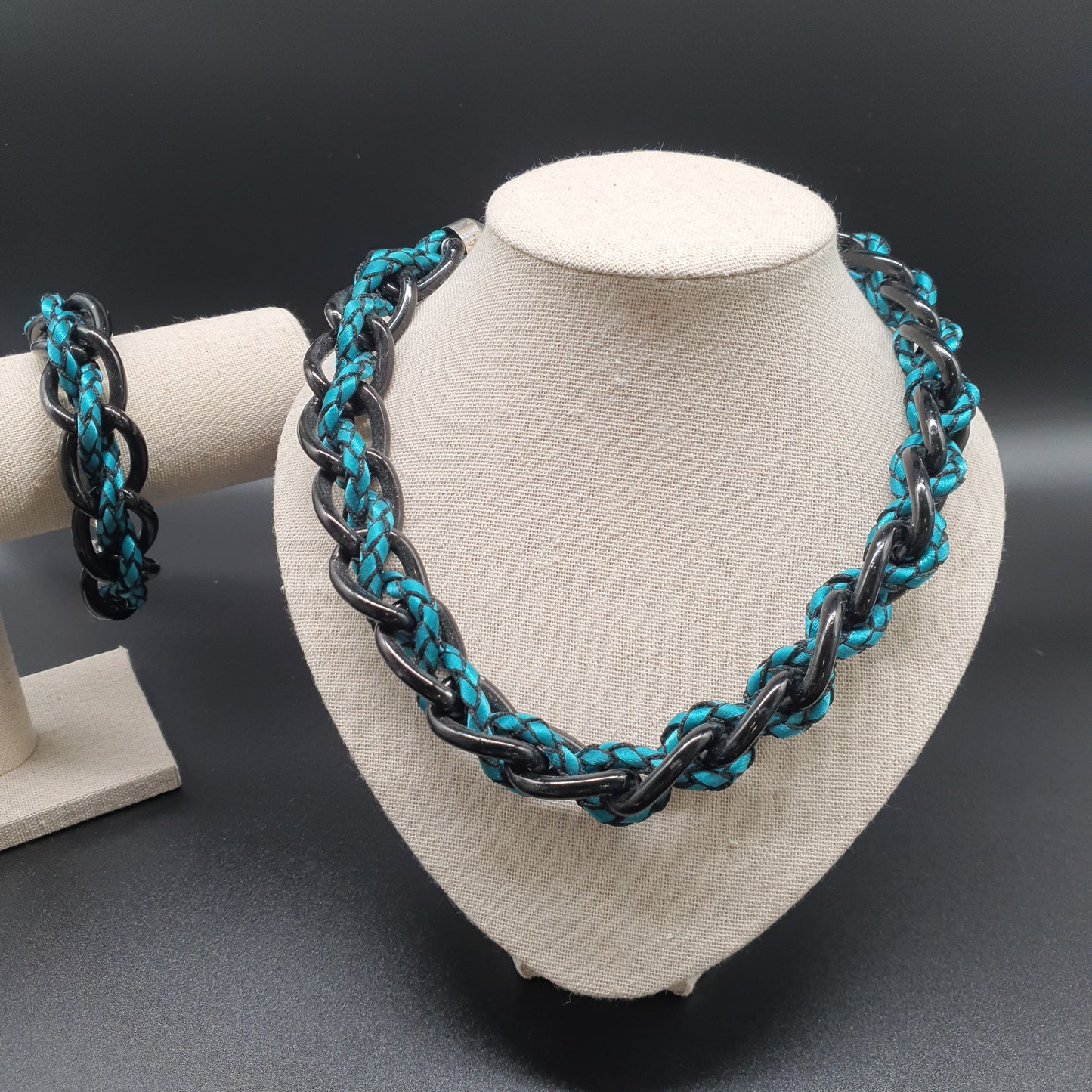 Black metal necklace with large oval duck-egg blue enameled links – modern and elegant chain