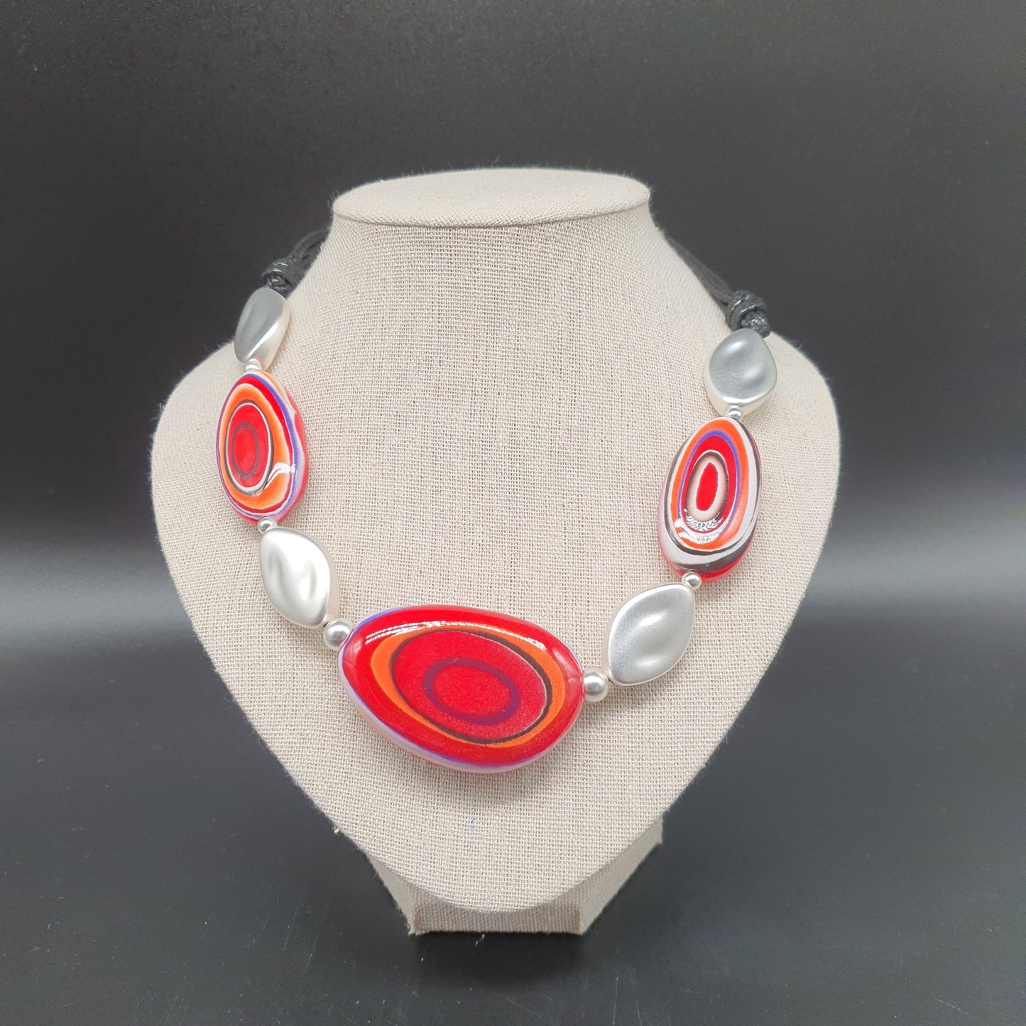 Vintage red bib necklace – Double ochre cotton cord and metallic resin pebbles