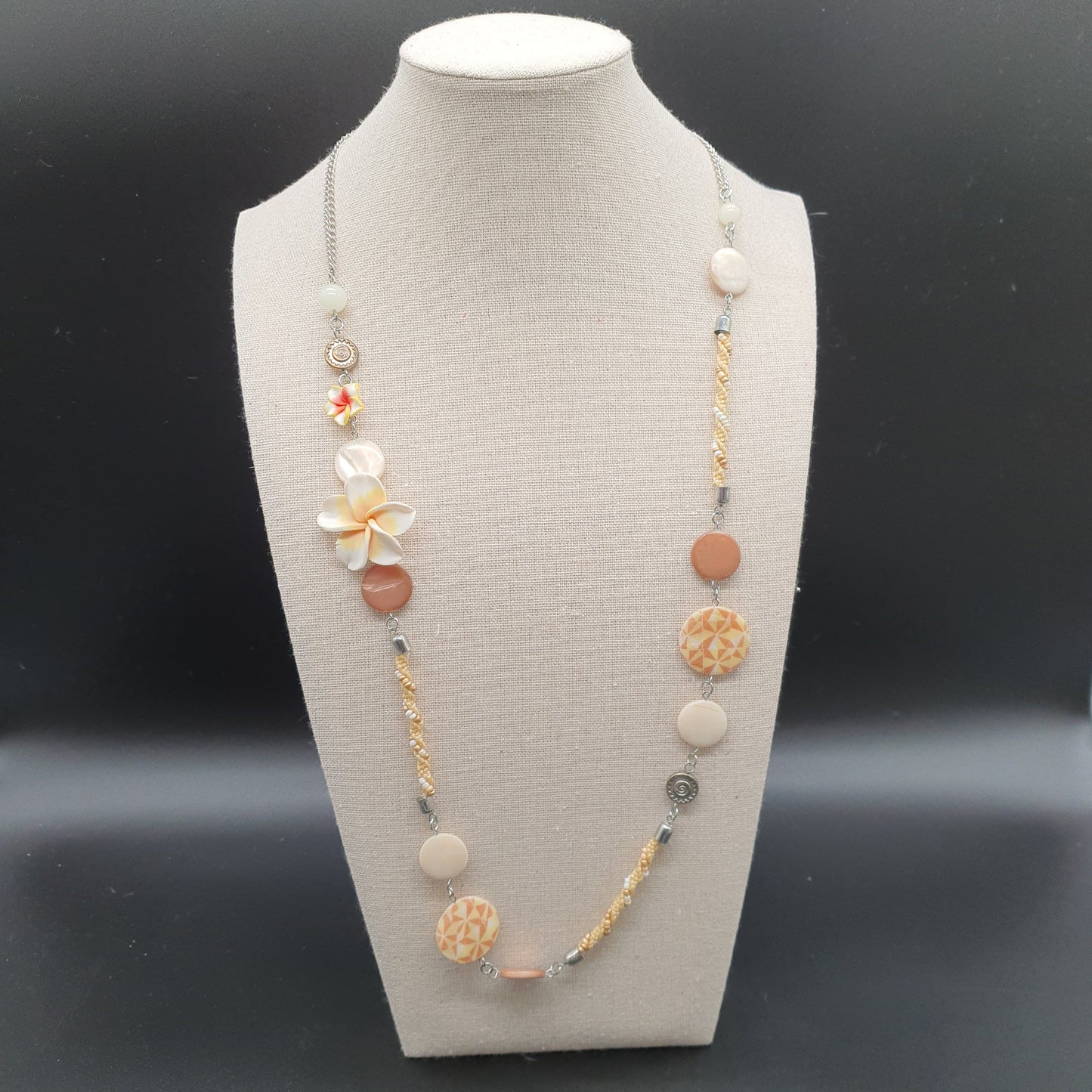 Long necklace & earrings set – Silver-plated double chain, mother-of-pearl beads & flowers